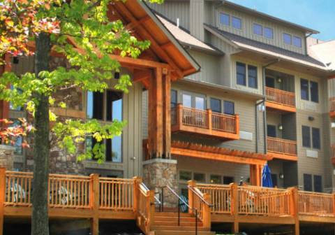 Suites at Silver Tree Exterior Lakeside